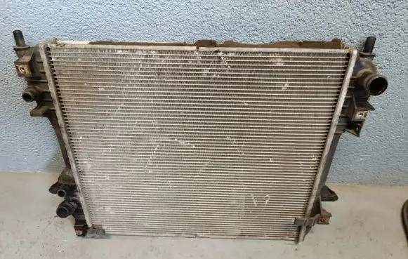 Jaguar XF X250 Coolant radiator