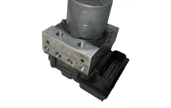 BMW 5 E60 E61 ABS Pump 6758743 34516758743 0265234136