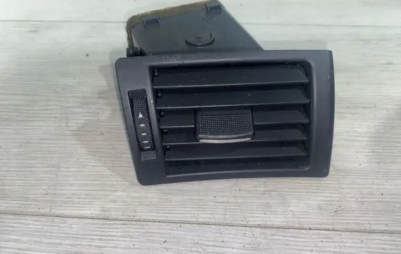 Audi A4 S4 B6 8E 8H Dash center air vent grill 8E0820902 8E1830602