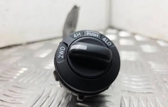 Nissan Navara D23 Differential lock switch 