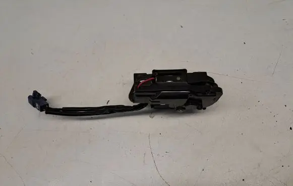 Toyota Auris 150 Loading door lock 5818