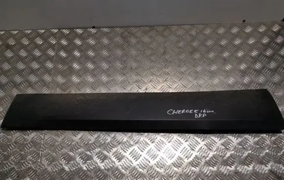 Jeep Cherokee Front door trim (molding) 1YW32TRMAB