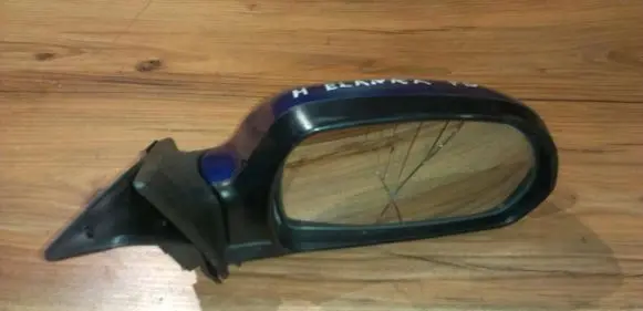 Hyundai Elantra Front door electric wing mirror e4012151
