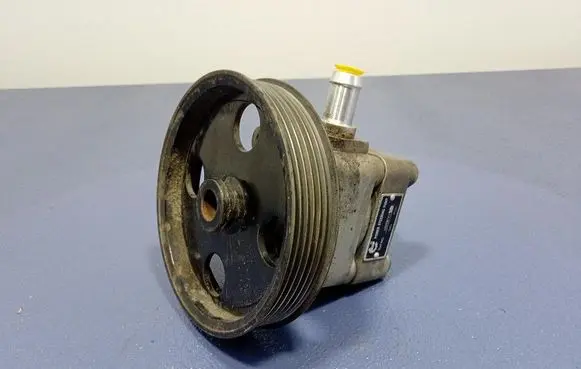 Volvo XC90 Power steering pump 10SKV033