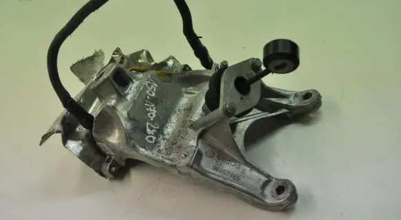 Audi A4 S4 B9 8W Engine mounting bracket 4M0199308AD