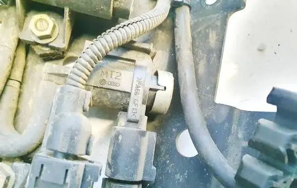 Volkswagen Sharan Turbo solenoid valve 1J0906283C