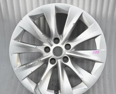 Tesla Model S R19 alloy rim 