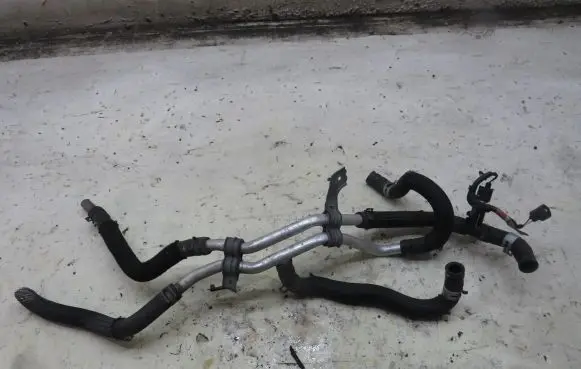 Toyota Prius (XW30) Engine coolant pipe/hose