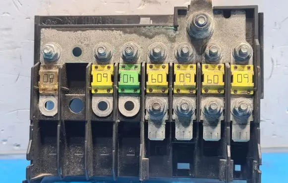 Ford Focus C-MAX Fuse box set 1394253-1