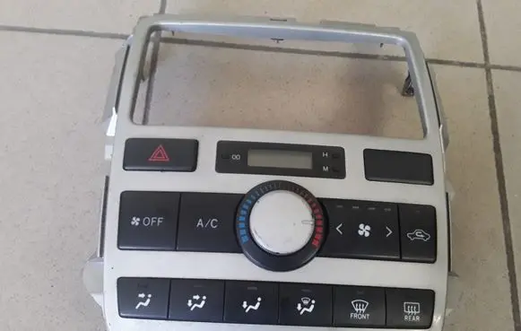 Toyota Avensis Verso Climate control unit 5590044270 1464309626