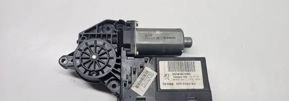 Peugeot 307 Front door window regulator motor 9634457480 990829101 A90829033