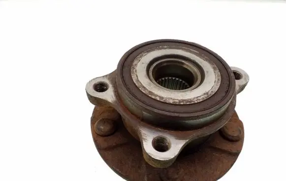 Toyota Avensis T270 Front wheel hub