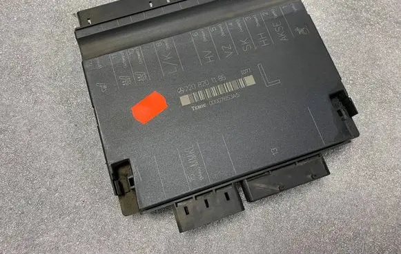 Mercedes-Benz S W220 Seat control module 2208201185