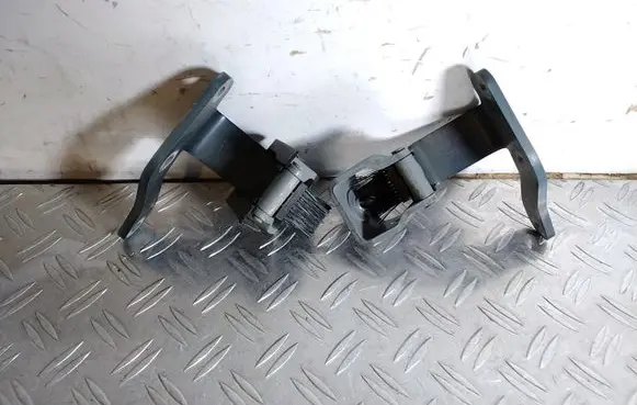 Porsche Cayenne (92A) Tailgate/trunk/boot hinge 7P5827302D 7P5827301D