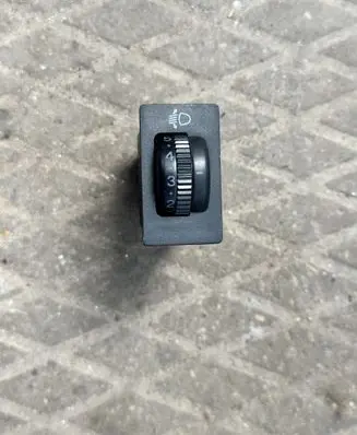 Toyota Avensis T250 Headlight level height control switch 8415205050 37166