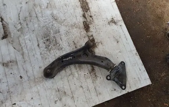 Honda Insight Front lower control arm/wishbone NOCODE