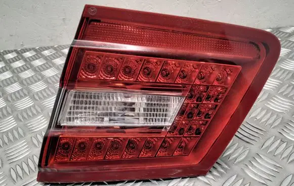 Mercedes-Benz E W212 Tailgate rear/tail lights