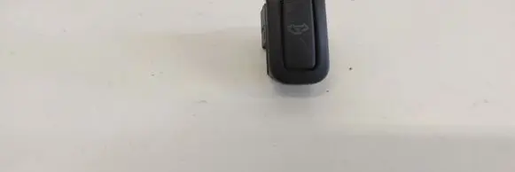 Volkswagen PASSAT B6 Alarm switch 6Q0962109A 05313503
