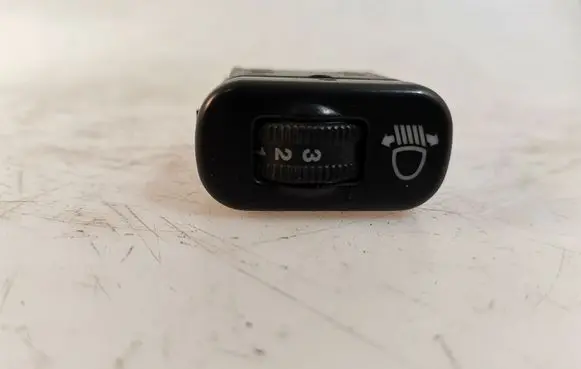 Volkswagen Crafter Headlight level height control switch 9065440131 32200105