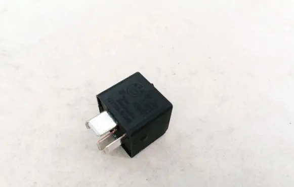 BMW 5 GT F07 Other relay 61366901469 v23136-j6-x48