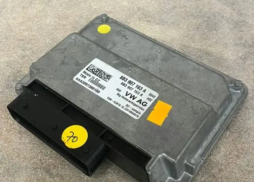 Audi Q7 4M Other control units/modules 8B3907163A