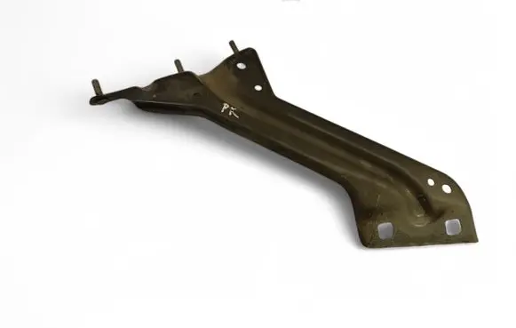Audi Q5 SQ5 Fender mounting bracket 8R0821135