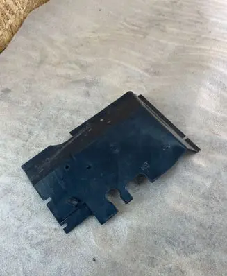 Volkswagen Transporter - Caravelle T4 Battery tray heat shield 7D0915437