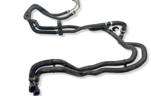 Volvo XC40 Engine coolant pipe/hose 