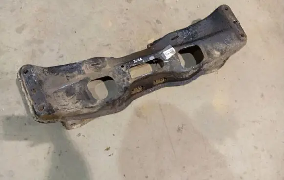 Subaru B9 Tribeca Front subframe 