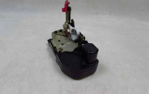 Jeep Cherokee III KJ Tailgate/trunk/boot lock/catch/latch 57003