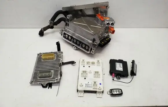 Voltage converter inverter