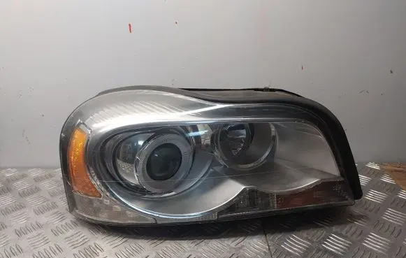 Volvo XC90 Headlight/headlamp 31111846