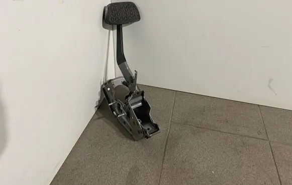 Lexus RX 450H Brake pedal