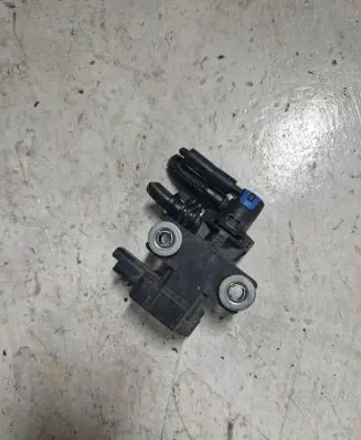 Peugeot 508 Turbo solenoid valve 9808206880