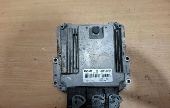 Renault Scenic II - Grand scenic II Engine control unit/module 8200462452 0281013506