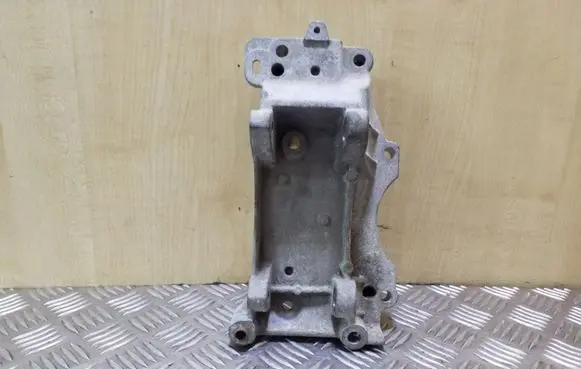 Citroen C4 I Picasso Generator/alternator bracket 9648735580