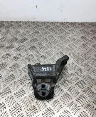 Hyundai i40 Engine mounting bracket