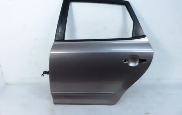 KIA Ceed Rear door 