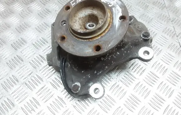 BMW 5 E60 E61 Front wheel hub 6760953