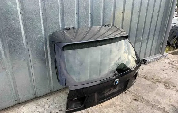 Tailgate/trunk/boot lid