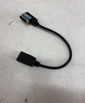Volkswagen Golf VI USB socket connector 5N0035558