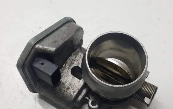 BMW 1 E81 E87 Throttle valve 780437302