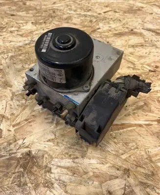 Volvo V70 ABS Pump 30793445 00401396E0 10092504153