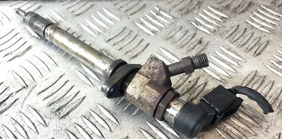 Fuel injector