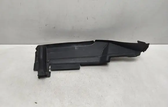 Audi Q3 8U Fender end trim 8U0821170