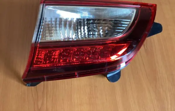 Subaru Outback (BS) Tailgate rear/tail lights 946073