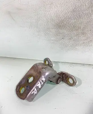 Nissan X-Trail T30 Front door lower hinge 