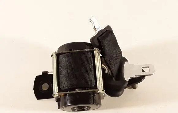 Mazda 3 I Middle seatbelt (rear) 6070218 602499800