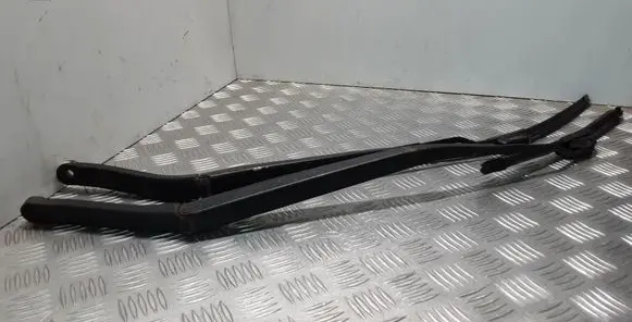 Renault Latitude (L70) Front wiper blade arm