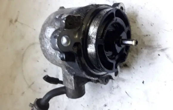 Mazda 6 Vacuum pump RF5C